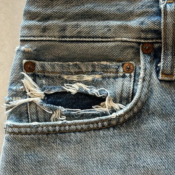 Agolde Riley Short - Picture 5 of 9